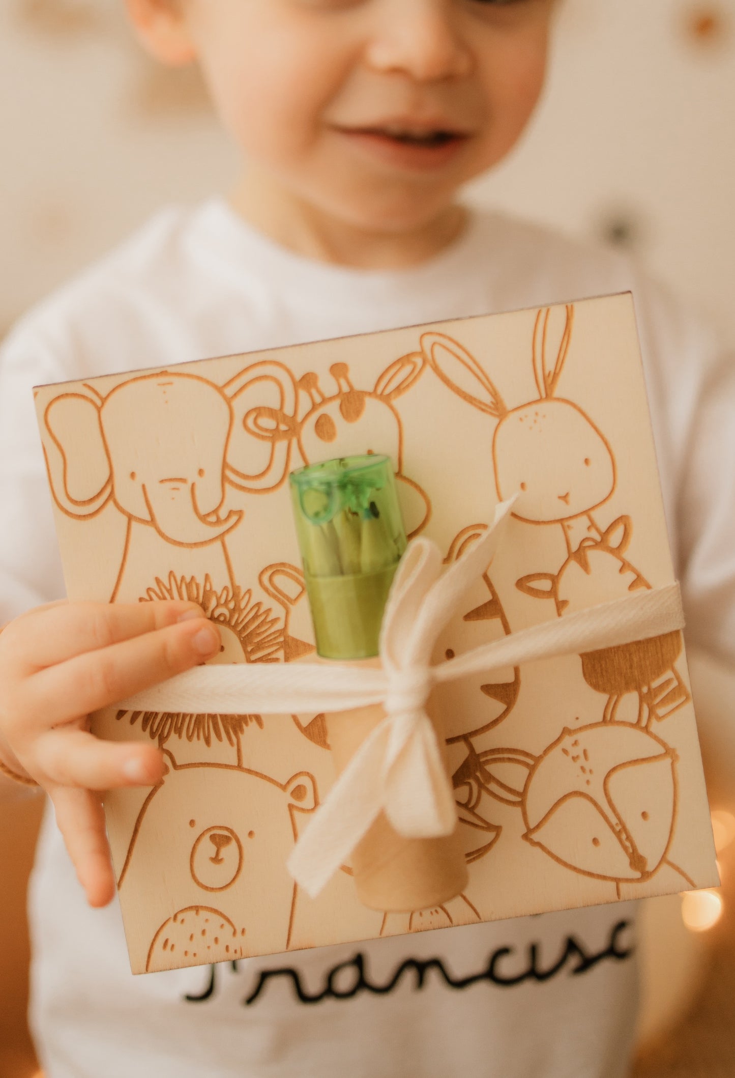 Lembrança de Aniversário com Lápis para Colorir - Tema Personalizado